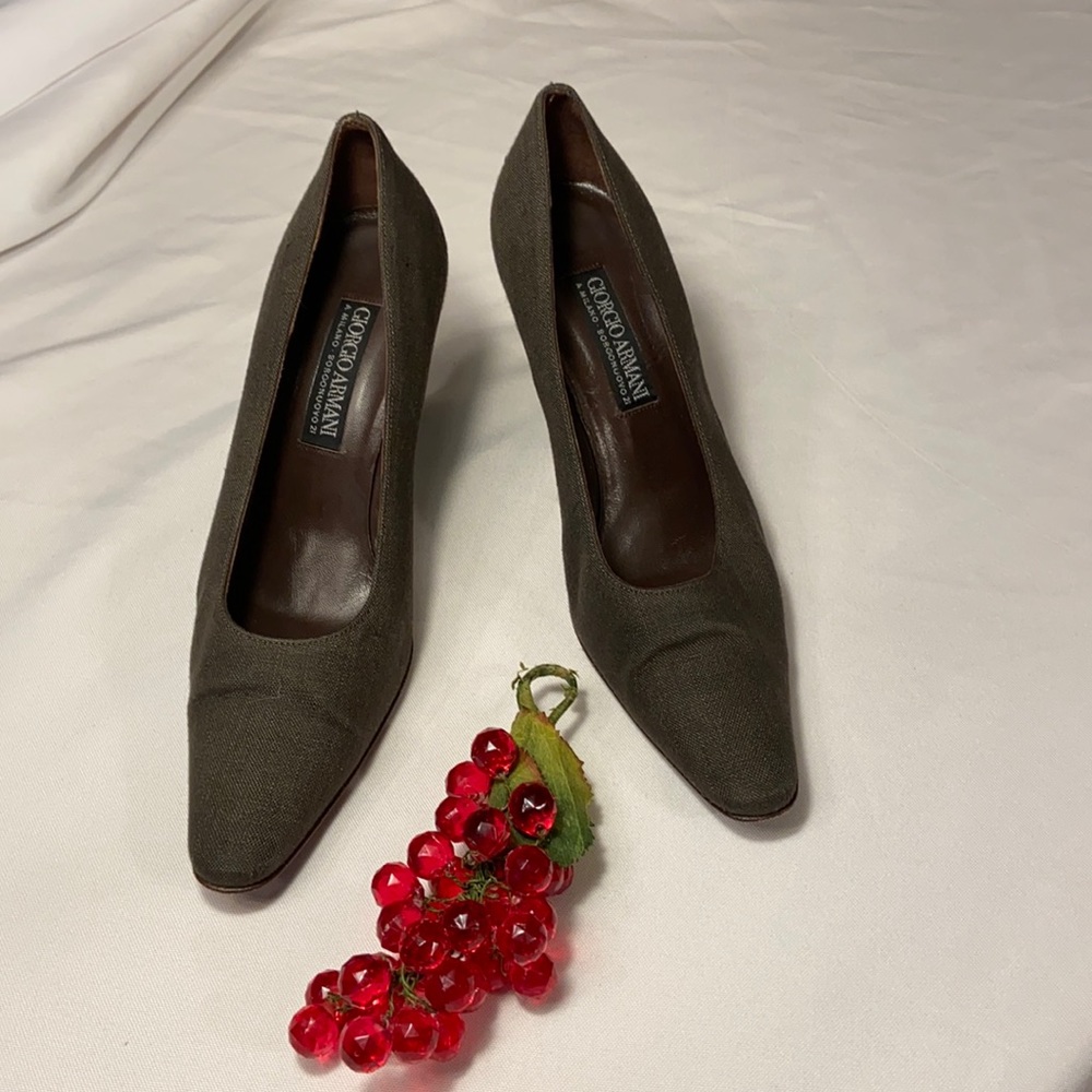 Giorgio Armani heels 37 (EU)) 7 (US)